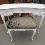 683 4428 DRESSING TABLE